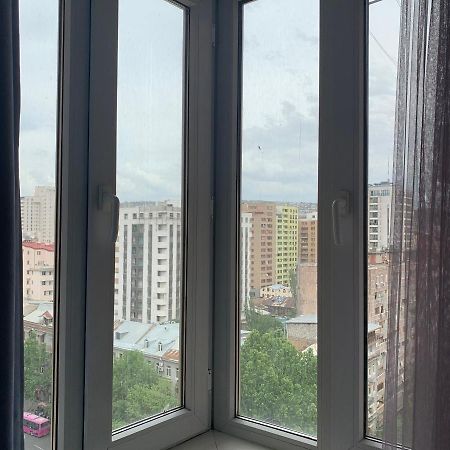 Cozy Apartment Near Republic Square Jereván Kültér fotó