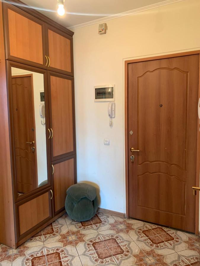 Cozy Apartment Near Republic Square Jereván Kültér fotó